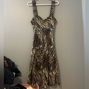🔥3/$25🔥 Animal print midi dress